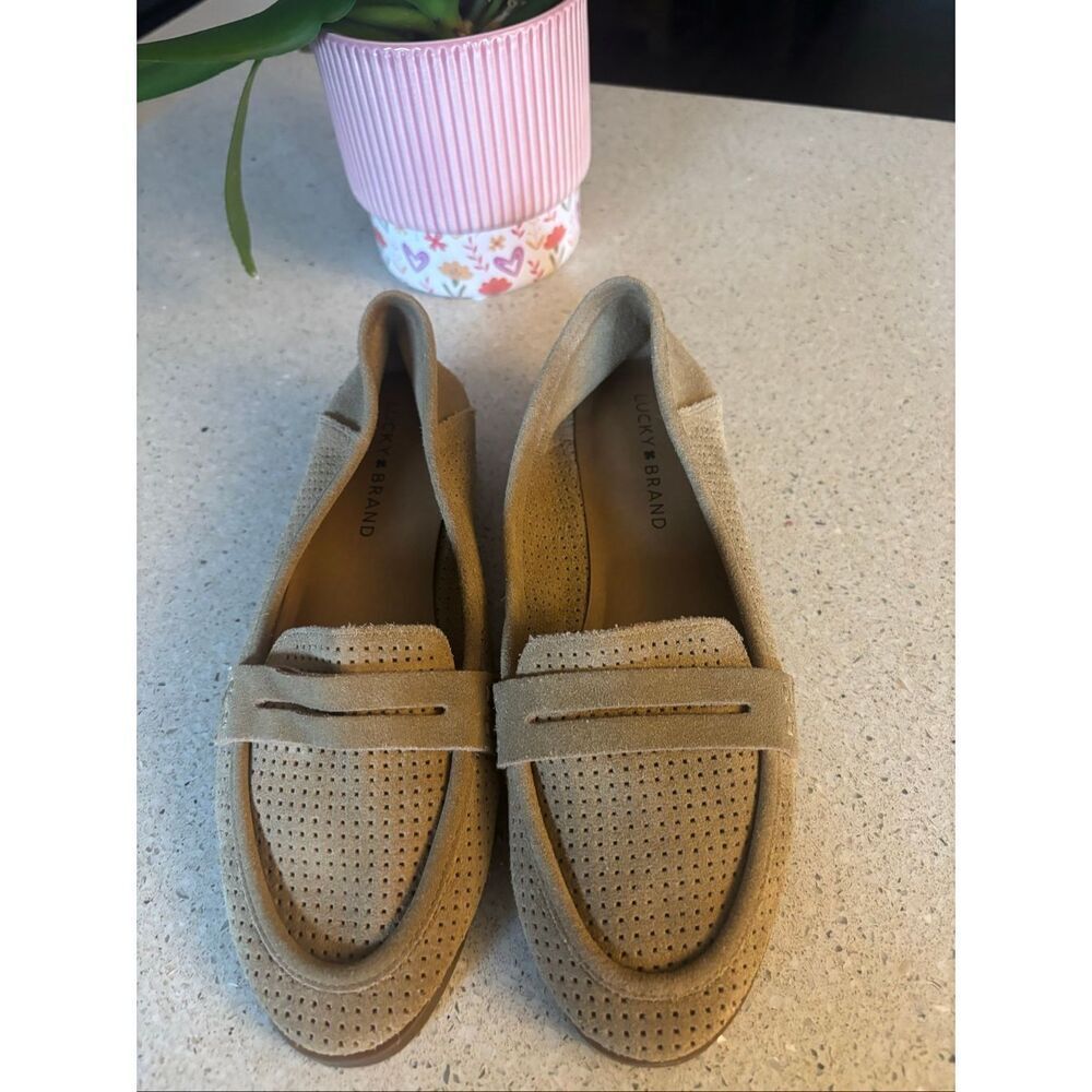 Lucky brand women’s moccasin style flats